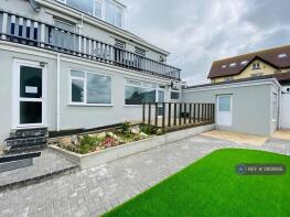 Apartment 4, 117, Mount Wise, Newquay TR7 1QR