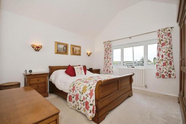 BEDROOM 1.jpg