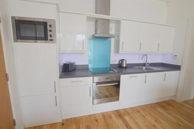 Flat 1, 46 Heaton Road Kitchen.jpg