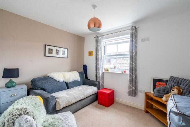 4 bed Semi-Detached for sale Image 10
