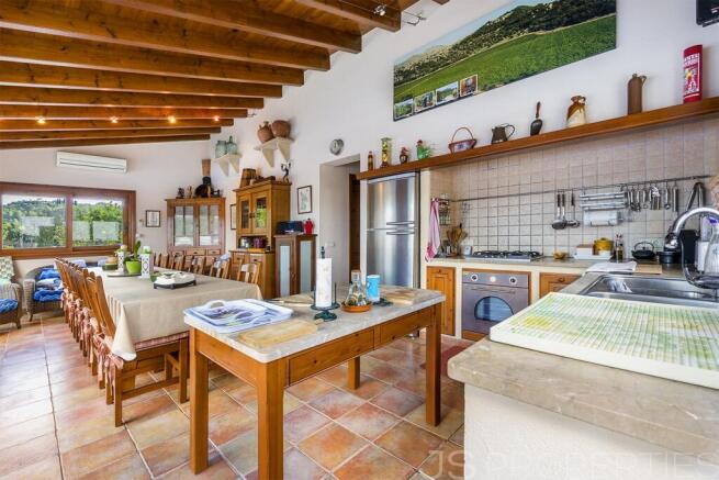 BEAUTIFUL VILLA IN THE COUNTRYSIDE OF POLLENSA FOR SALE 