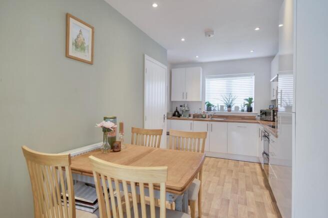 Kitchen/Dining Area