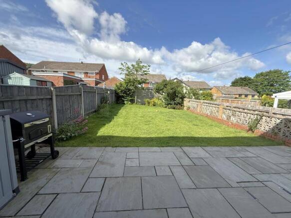 3 bed Semi-Detached to rent Image 8