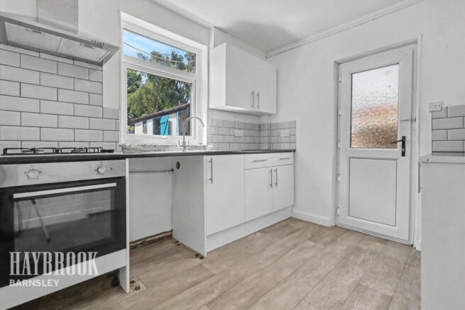 3 bed Semi-Detached for sale Image 4