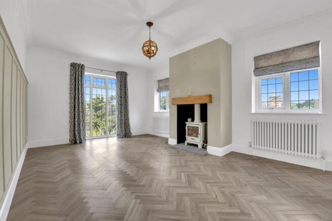 4 bed Detached for sale Image 5
