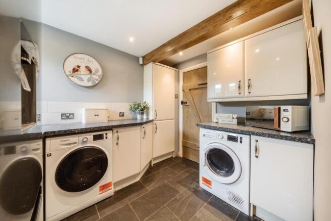 4 bed Detached for sale Image 5