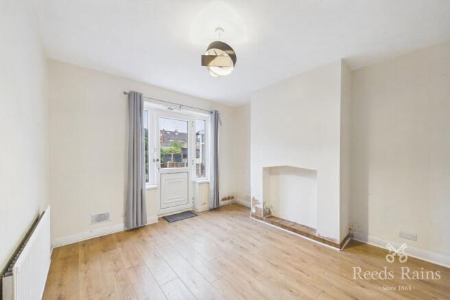 3 bed Semi-Detached for sale Image 4