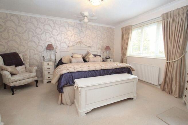 Mast Bed