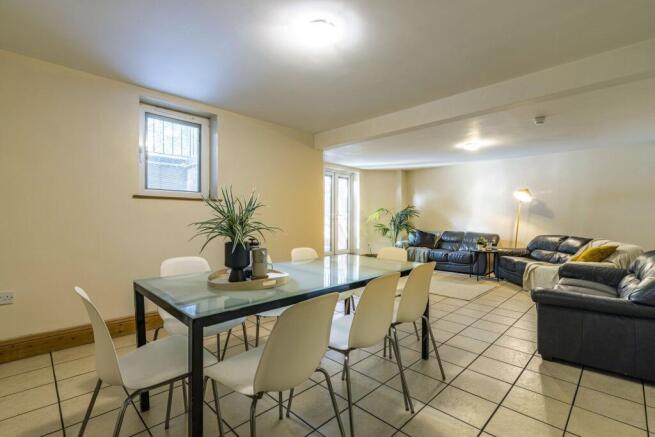 Living Room / Diner
