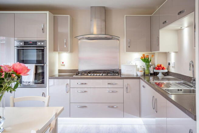 4 bed Detached for sale Image 5
