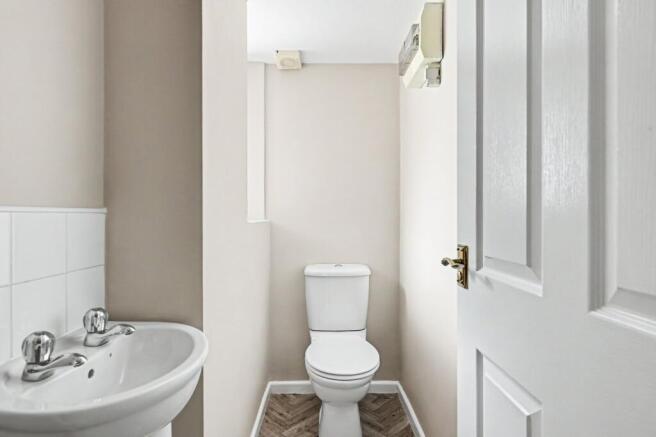 3 bed Terraced for sale Image 11