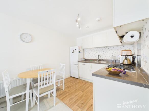 CAM02773G0-PR0360-STILL009