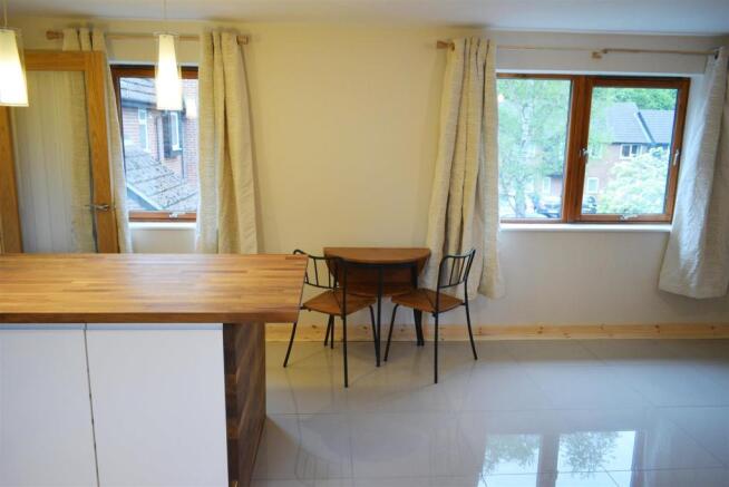 Breakfast Area 1.JPG