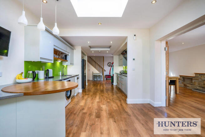 6 bed Detached for sale Image 6