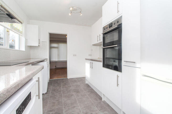 Merlin Gardens, Bedford, MK41 photo 4