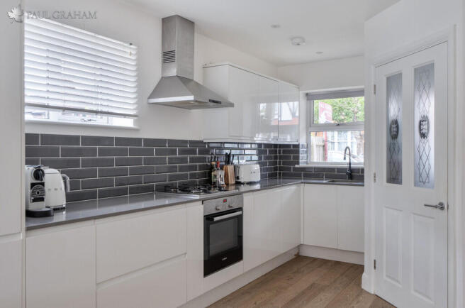 Cowper Avenue, Sutton photo 4