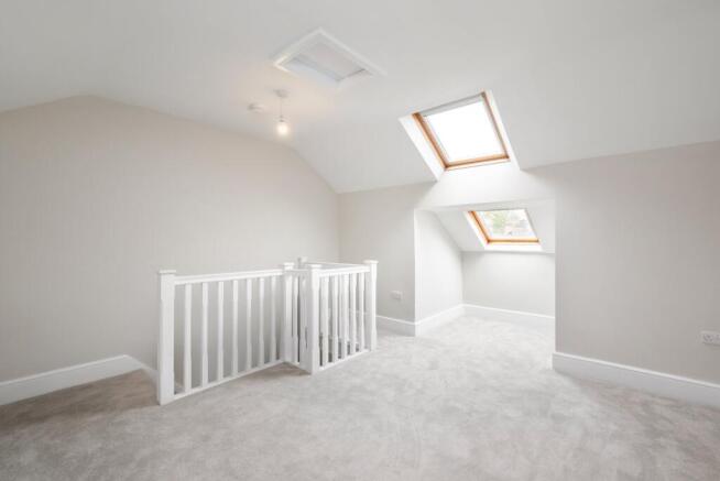 3 bed Terraced for sale Image 9