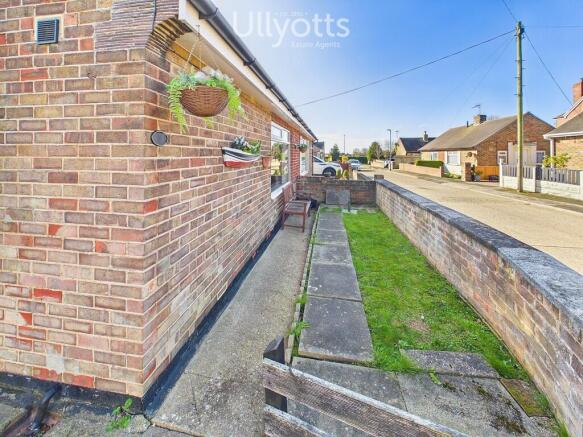 1 bed Semi-Detached Bungalow for sale Image 11