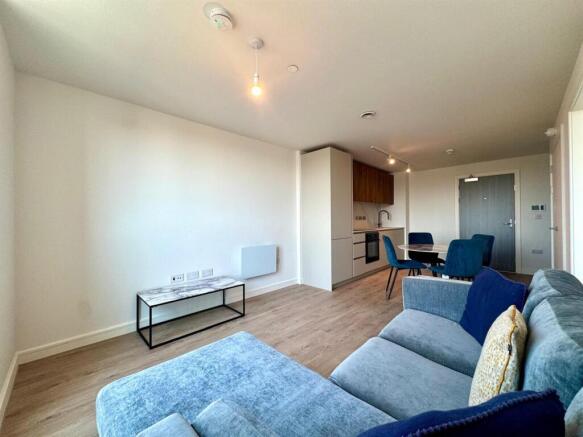 Lounge pic 1.jpeg