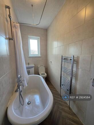2 bed Terraced to rent Image 10