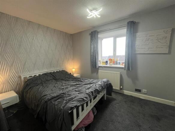 3 bed Semi-Detached for sale Image 9