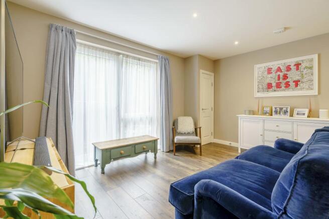 8425303-interior18