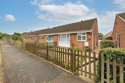 Beeson Close, Little Paxton, St. Neots, Cambridgeshire, PE19 6NE