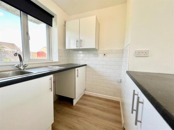LOUNGE/KITCHEN
