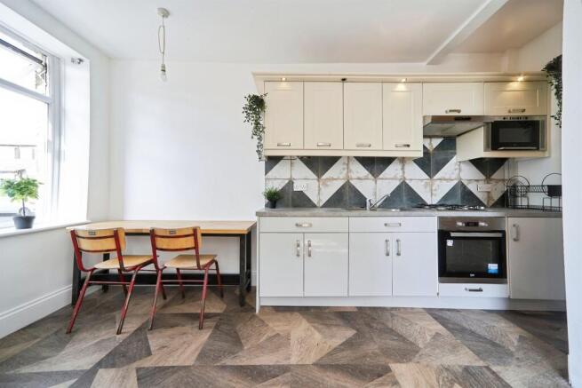 2 bed Terraced for sale Image 6