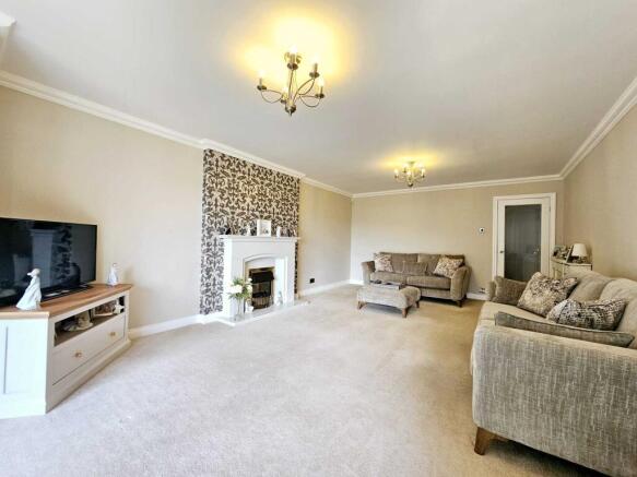 2 bed Flat for sale Image 6