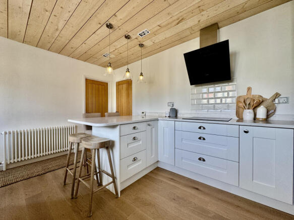 2 bed Bungalow for sale Image 9