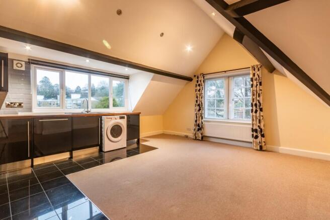 3 bed Flat for sale Image 7