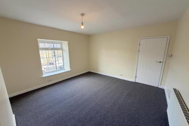 4 bed Terraced to rent Image 7