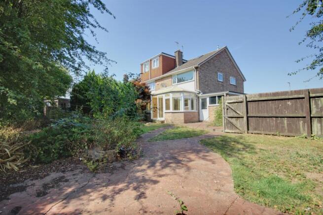 3 bed House to rent Image 2