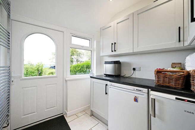 4 bed Detached for sale Image 11