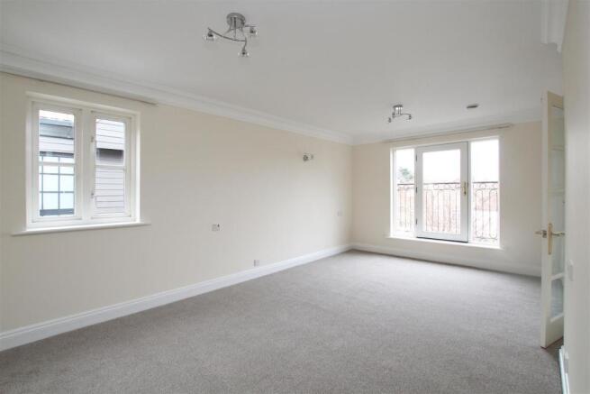 19PC - Lounge 1.jpg