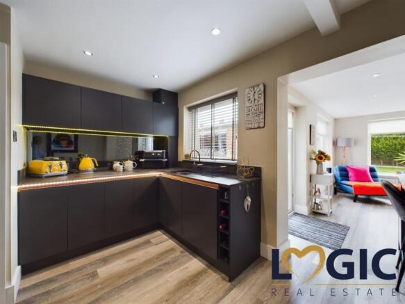 25 Havercroft Rise  (14)
