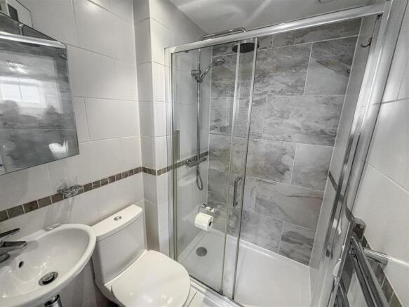 Ensuite.jpeg