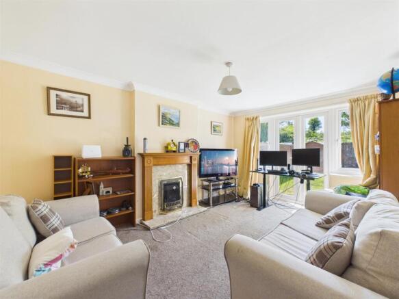 4 bed Detached for sale Image 4