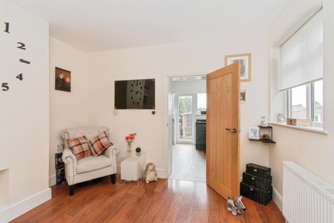 2 bed Semi-Detached for sale Image 6