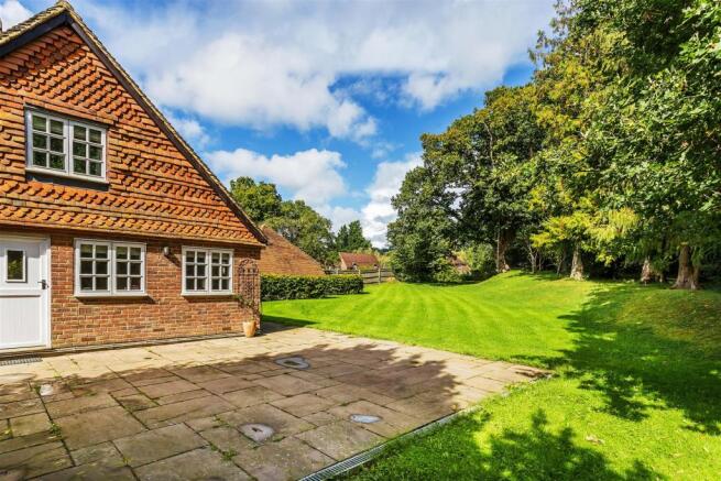 house. estate agency Dunsfold terrace and lawns