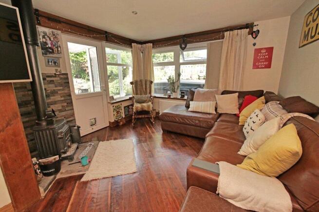4 bed Semi-Detached for sale Image 6