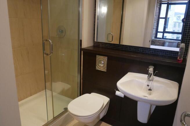 2 bed Apartment to rent Image 8