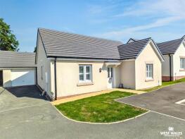 34, Gerddi Lingfield, Whitland SA34 0BJ