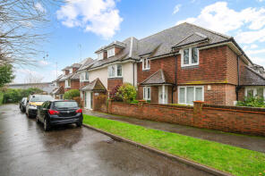 Flat 7, Ashurst Close, Randalls Road, Leatherhead KT22 7UH