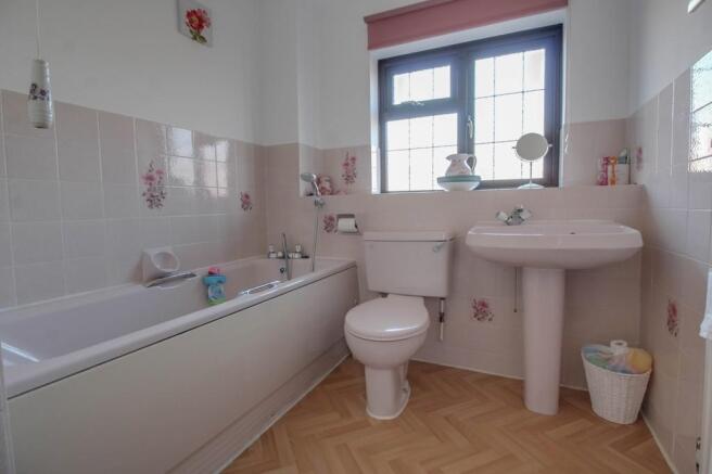 Photo 16