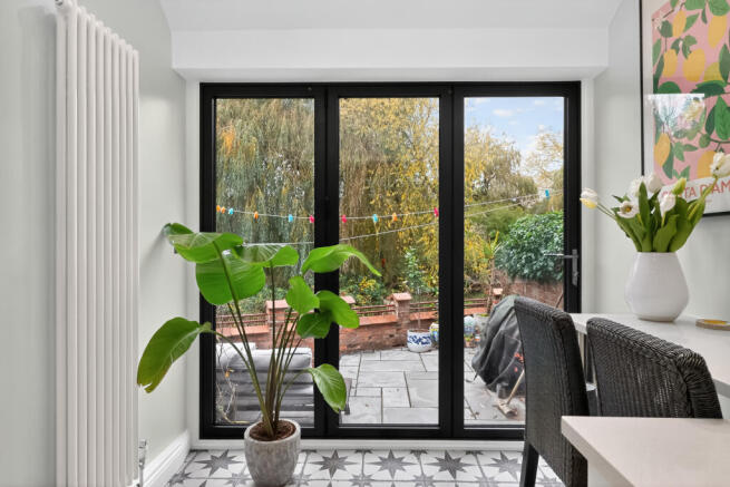 4 bed Terraced for sale Image 10