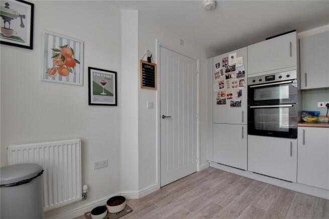 3 bed Semi-Detached for sale Image 6