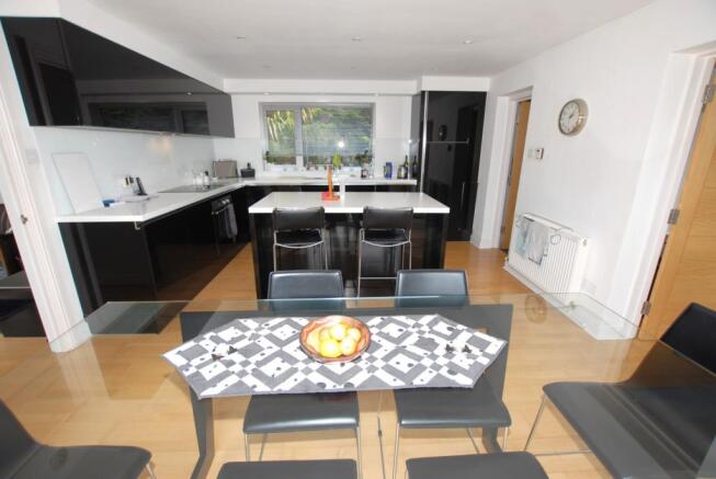 Kitchen/Dining room