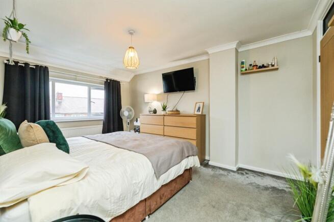 3 bed Terraced for sale Image 10